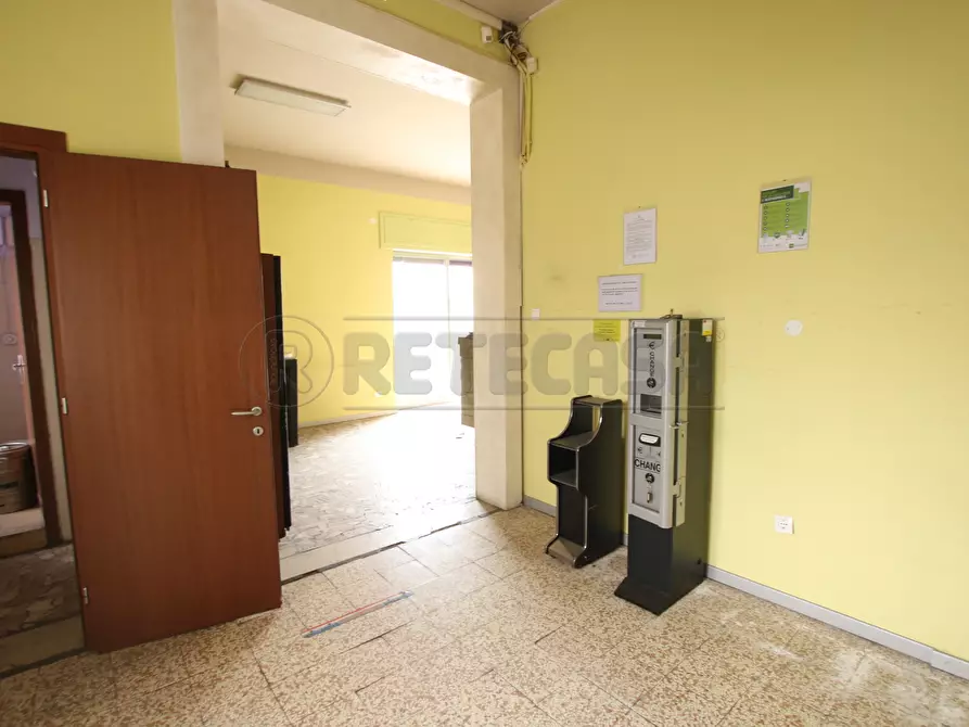 Immagine 24 di Locale commerciale in vendita  in Via Turra a Vicenza