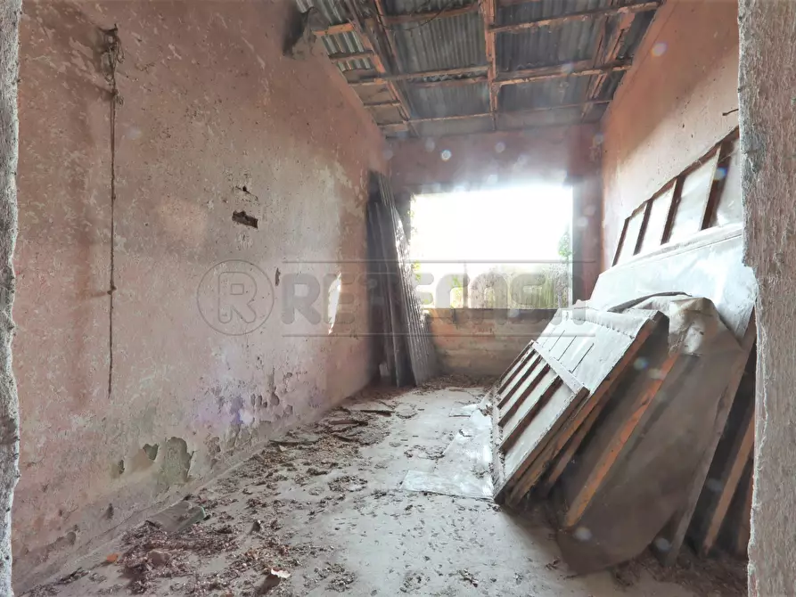 Immagine 11 di Rustico / casale in vendita  in Via delle Grotte a Longare