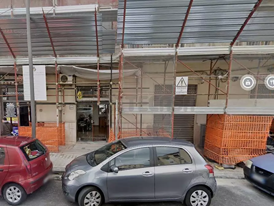 Immagine 1 di Locale commerciale in affitto  in via Giulio Ruggi 32 a Salerno