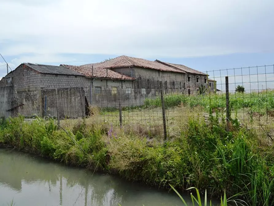 Immagine 2 di Rustico / casale in vendita  in VIA SABBIONARA a Lonigo