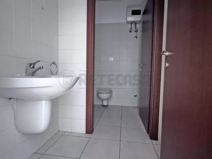 Immagine 6 di Locale commerciale in affitto  in viale trieste 16 a Cornedo Vicentino