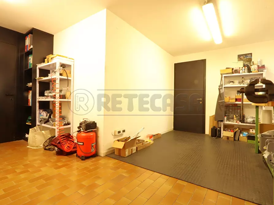 Immagine 14 di Locale commerciale in vendita  in viale della pace 169 a Vicenza