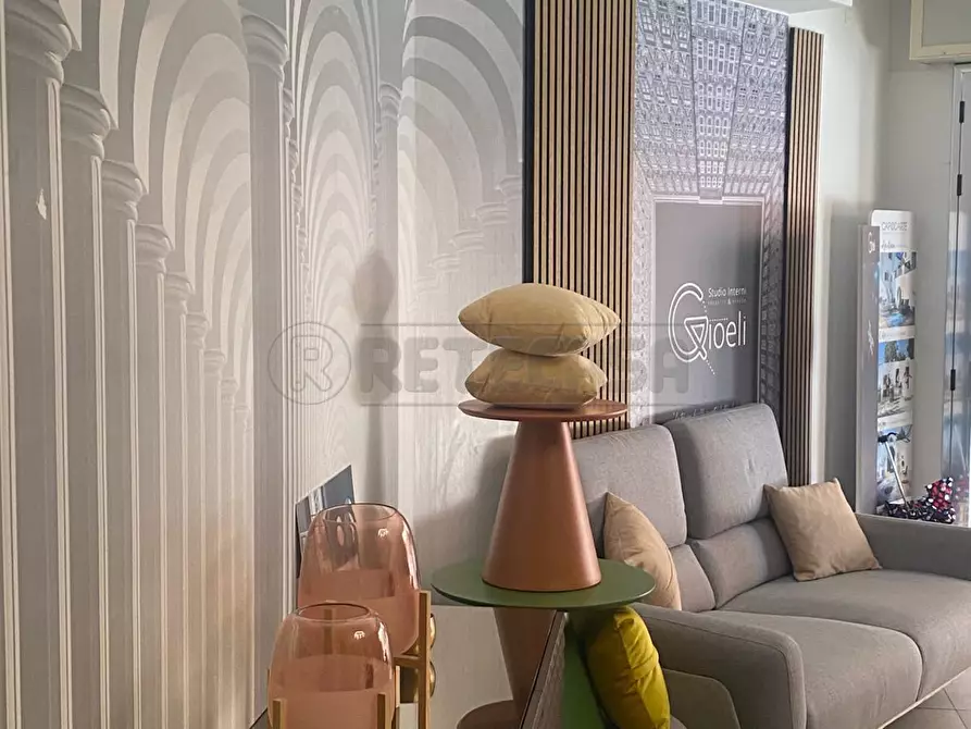 Immagine 9 di Locale commerciale in vendita  a Mazara Del Vallo