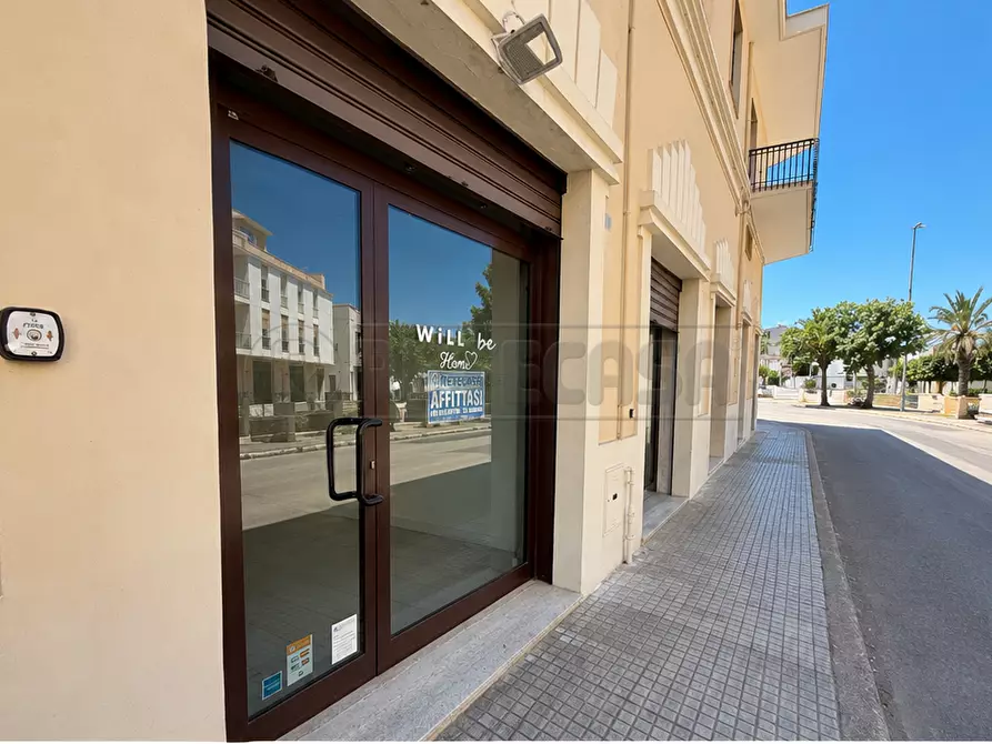 Immagine 12 di Locale commerciale in affitto  in Via Generale Cantore 6 a Nardo'
