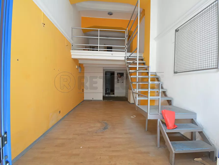 Immagine 3 di Locale commerciale in vendita  in Via Ghibellina 118 a Messina