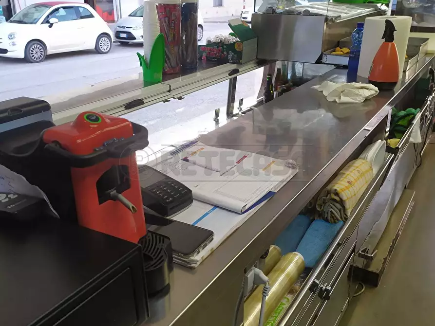 Immagine 3 di Attività commerciale in vendita  a Marsala