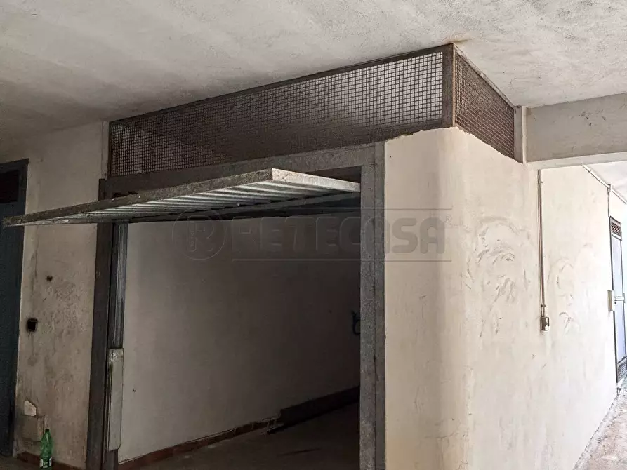 Immagine 3 di Garage in vendita  in Piazza Vittorio Bachelet 25 a Maglie