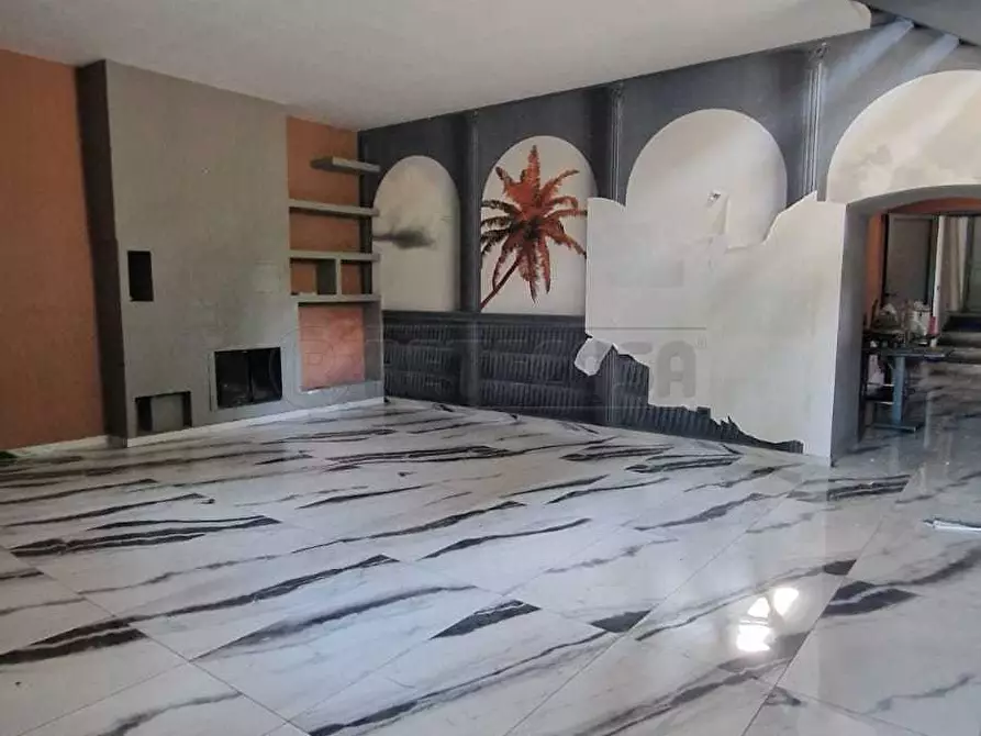 Immagine 3 di Locale commerciale in affitto  a Mercato San Severino