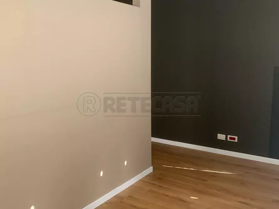 Immagine 12 di Ufficio in vendita  a Seriate