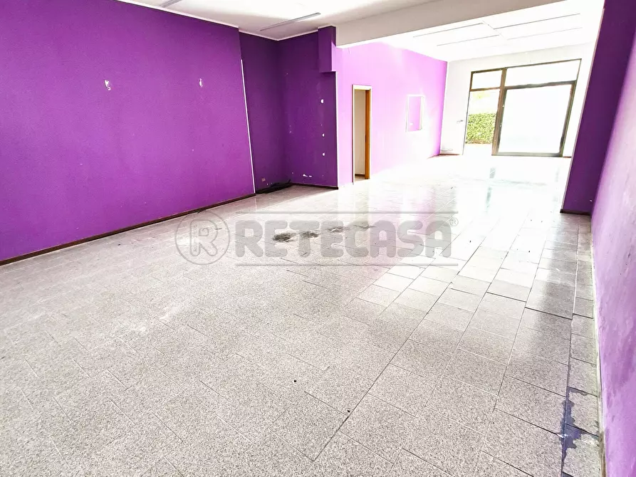 Immagine 3 di Locale commerciale in vendita  a Montesilvano