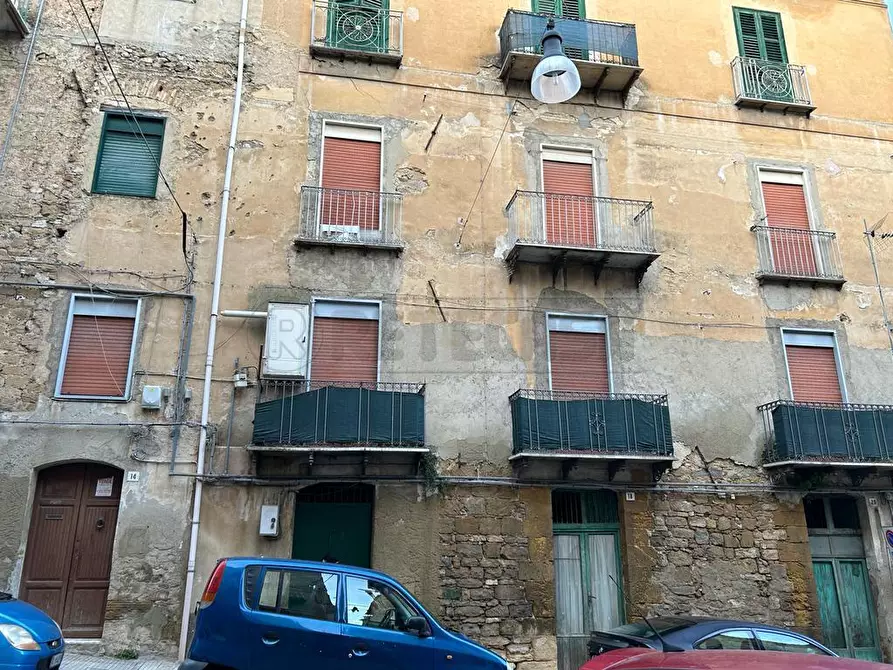 Immagine 14 di Trilocale in vendita  in Via Roma 1414 a Caltanissetta