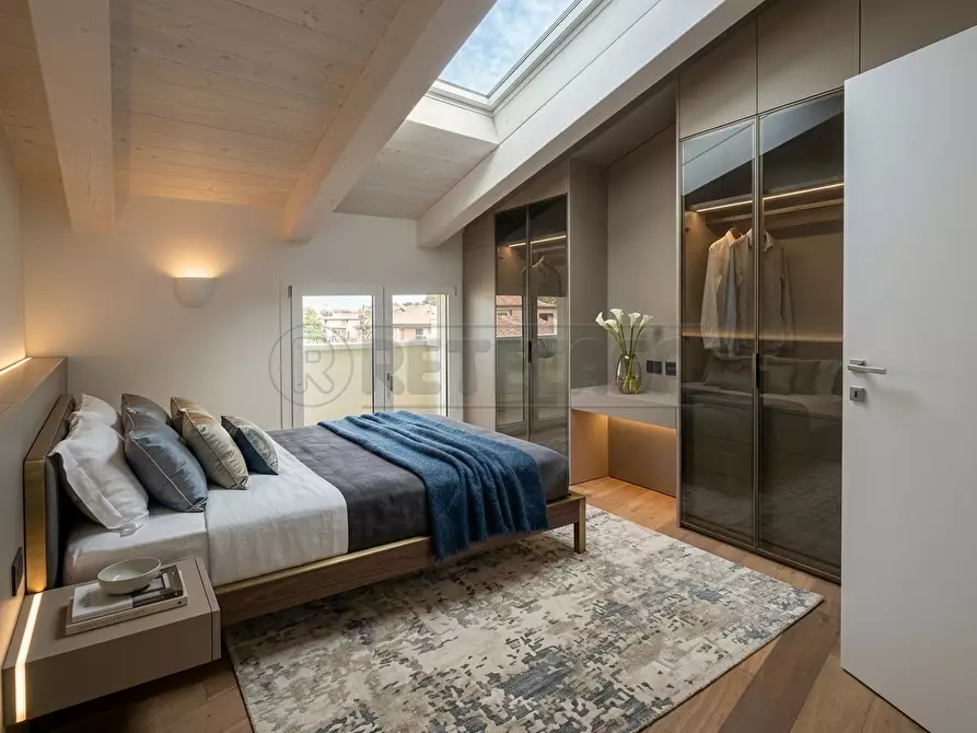 Immagine 21 di Attico in vendita  in Via F. Magellano a Creazzo