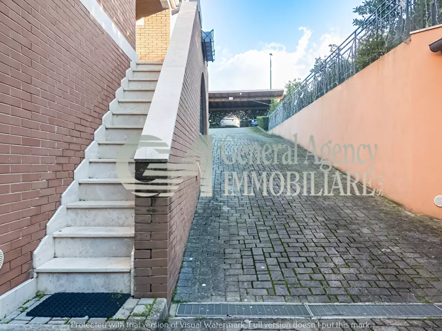 Immagine 49 di Villa in affitto  in Via Mario Mattoli a Roma