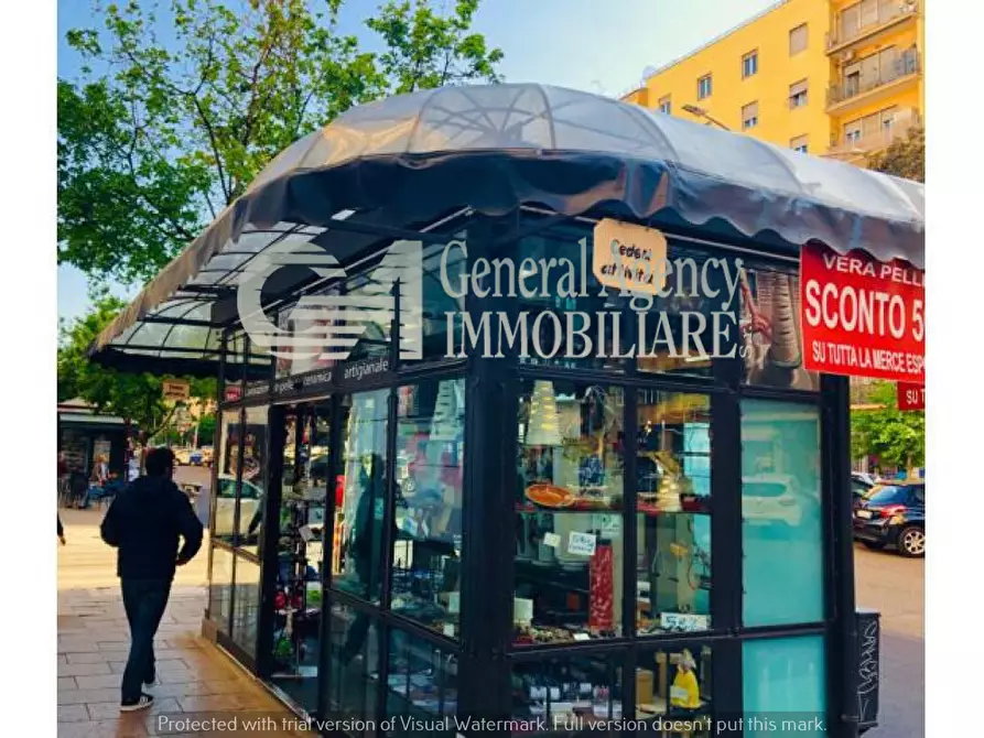 Immagine 14 di Attività commerciale in vendita  in Viale Guglielmo Marconi a Roma