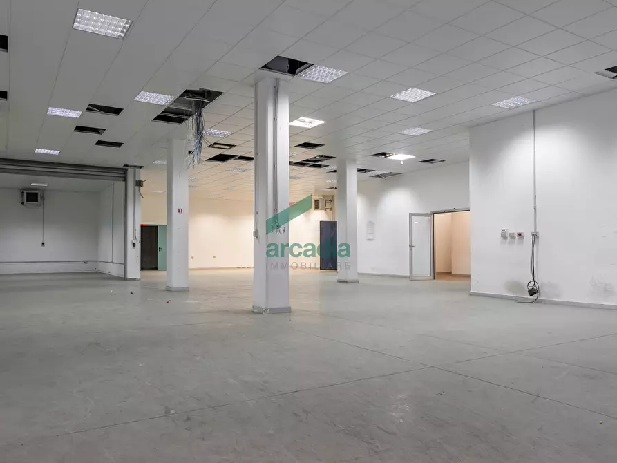 Immagine 24 di Ufficio in affitto  in Largo degli Stagnini 6 a Modugno