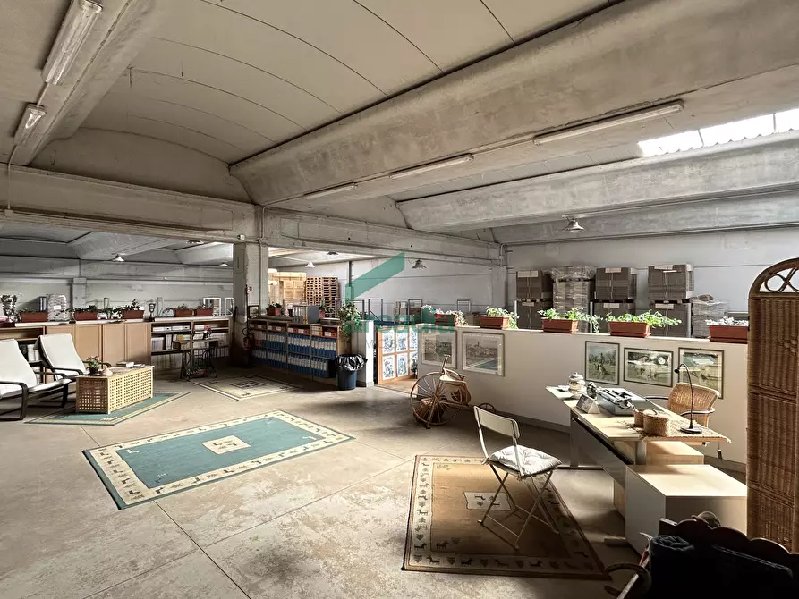 Immagine 27 di Attività artigianale in vendita  in Strada Provinciale Modugno-Bari 83 a Modugno