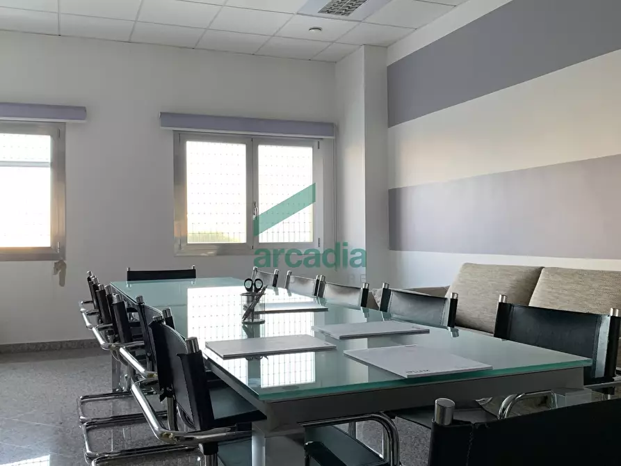 Immagine 4 di Attività artigianale in vendita  in sp231 km 79.400 a Modugno