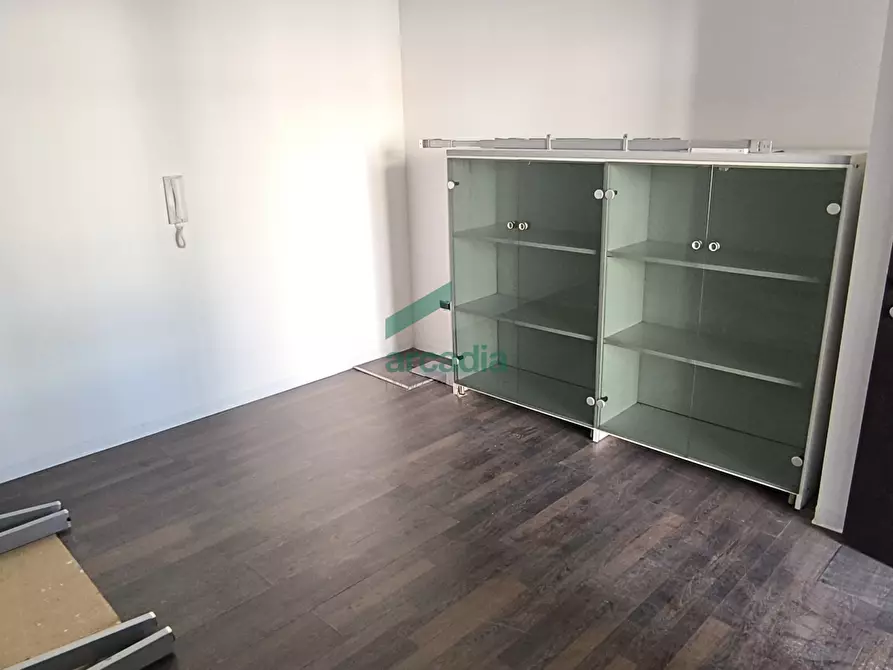 Immagine 13 di Attività artigianale in affitto  in S.S. 16 km 810,800 SN a Triggiano