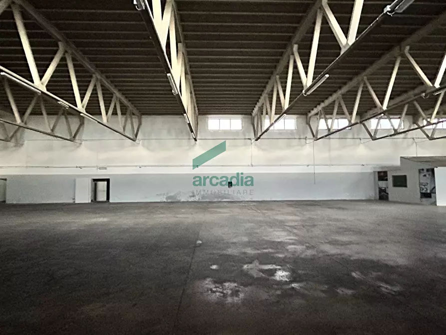 Immagine 6 di Attività artigianale in affitto  in Via Modugno 97 a Bitonto