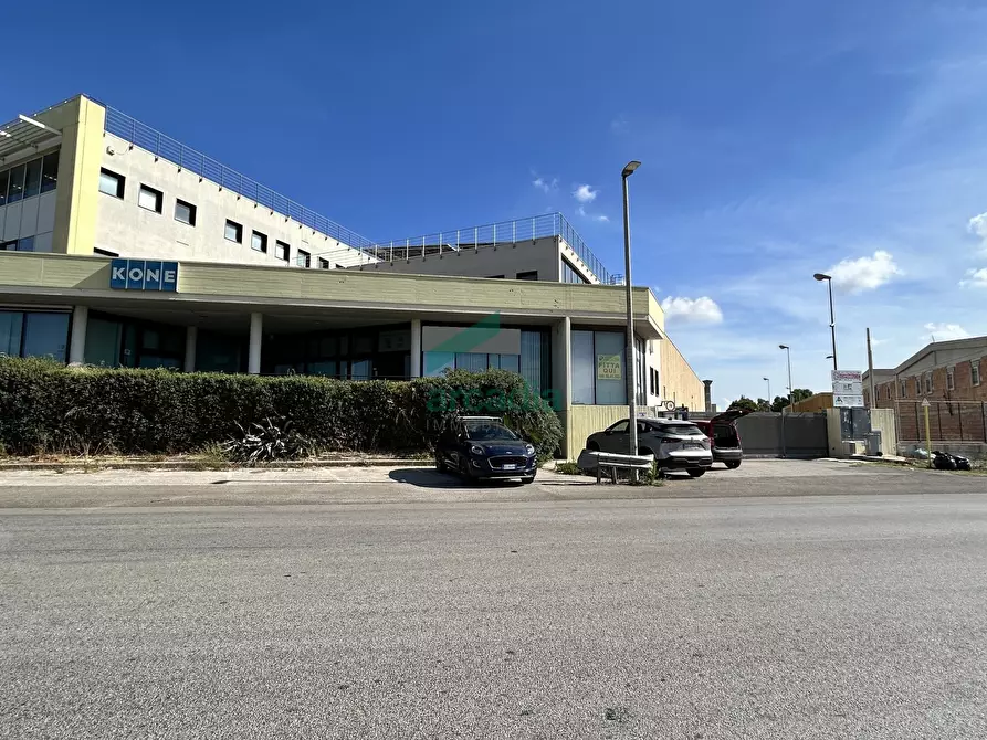 Immagine 5 di Ufficio in affitto  in Via delle Margherite 6 a Modugno