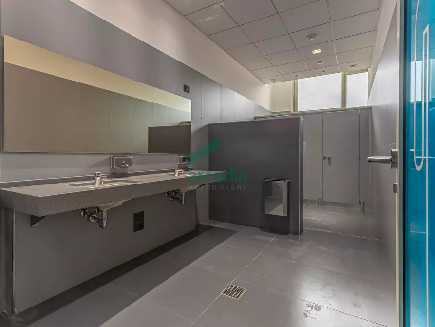 Immagine 49 di Attività artigianale in vendita  in Via dei Gigli 21 a Modugno