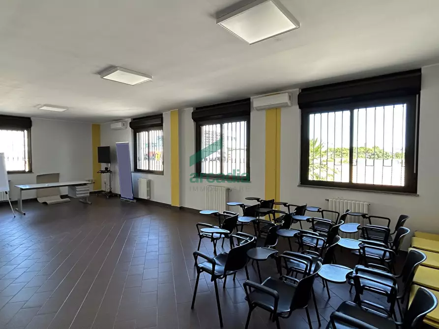 Immagine 20 di Attività artigianale in vendita  in Strada Provinciale Palese-modugno 12 a Modugno