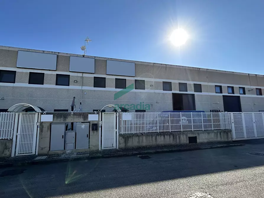 Immagine 12 di Attività artigianale in vendita  in Strada Provinciale Modugno-Bari 83 a Modugno