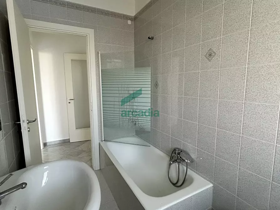 Immagine 14 di Ufficio in affitto  in Viale San Josemaría Escrivá 28 a Bari