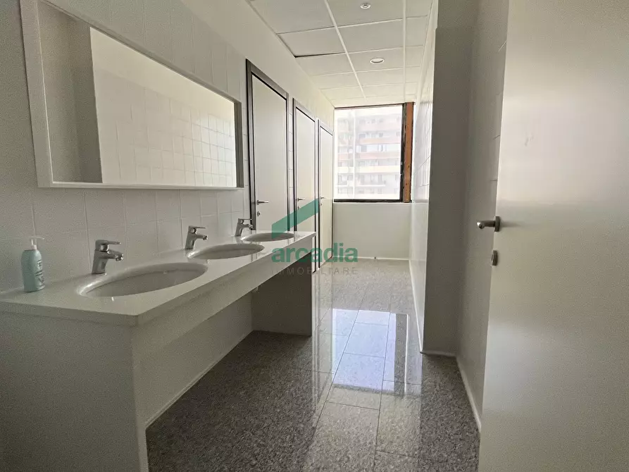 Immagine 8 di Ufficio in affitto  in Via Sette Pietro 4 a Bari