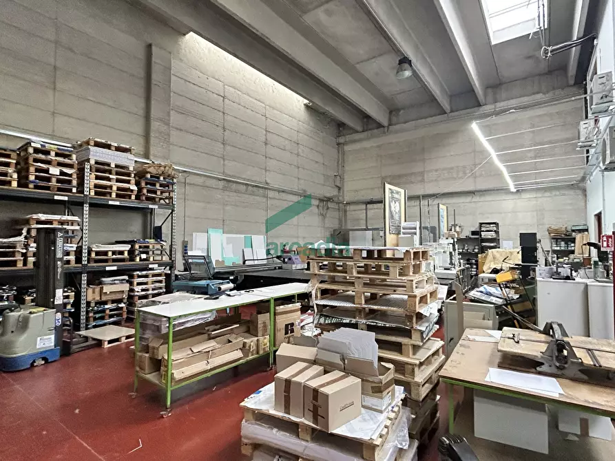 Immagine 4 di Attività artigianale in vendita  in Strada Provinciale 231 a Modugno