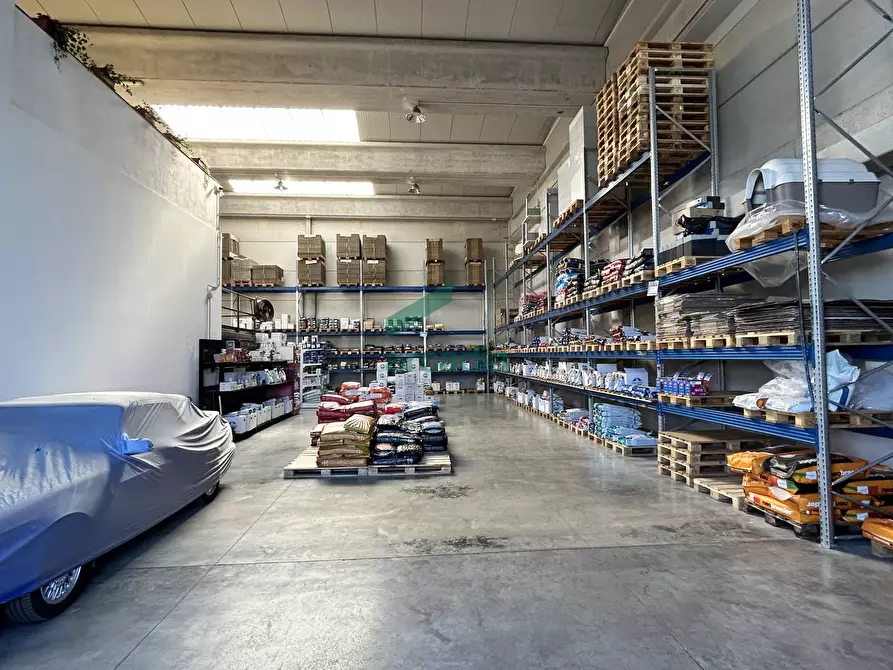 Immagine 3 di Attività artigianale in vendita  in Strada Provinciale Modugno-Bari 83 a Modugno