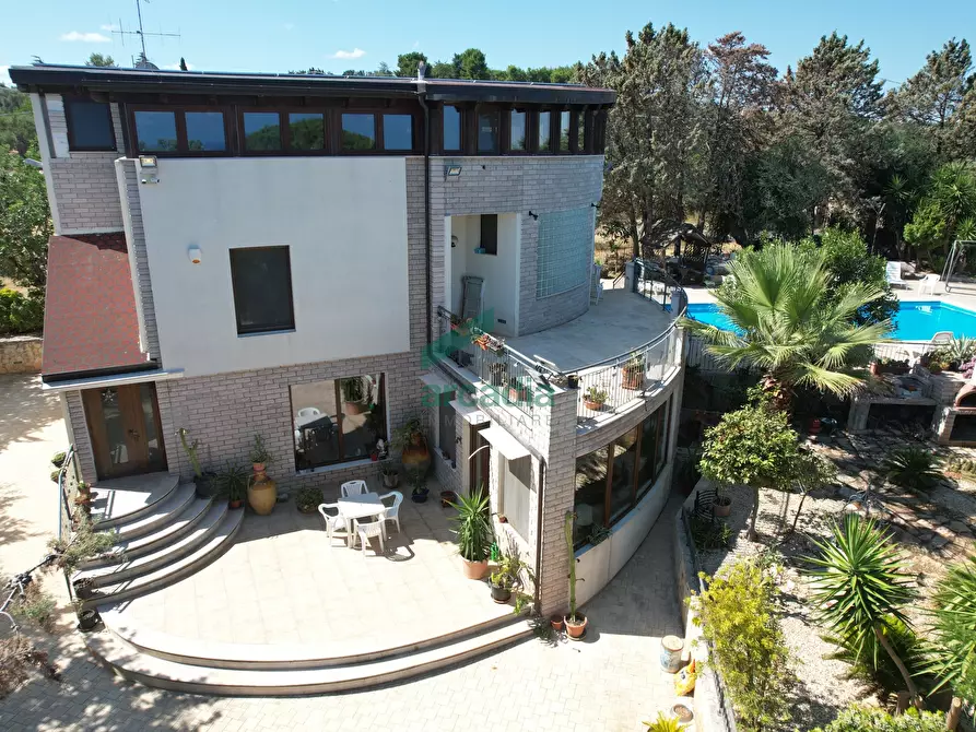 Immagine 1 di Villa in vendita  in Contrada San Michele Monte 15 a Conversano