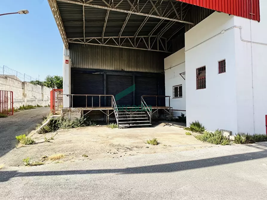 Immagine 31 di Attività artigianale in vendita  in Viale Biagio Accolti Gil 22 a Bari