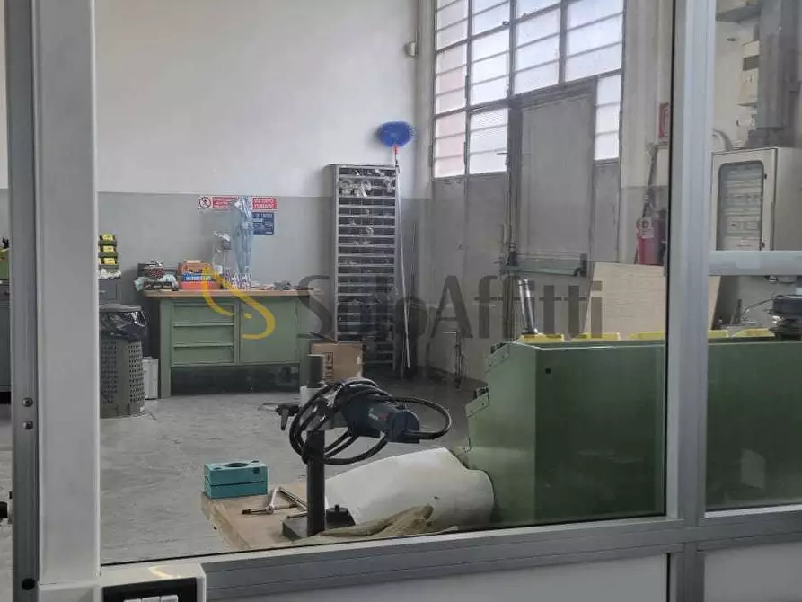 Immagine 30 di Capannone industriale in affitto  in Via Francesco De Sanctis a Torino