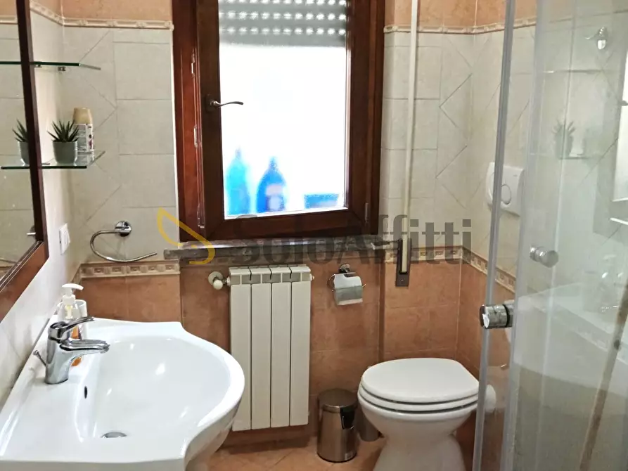 Immagine 14 di Trilocale in affitto  in Via delle Nasse a Fiumicino