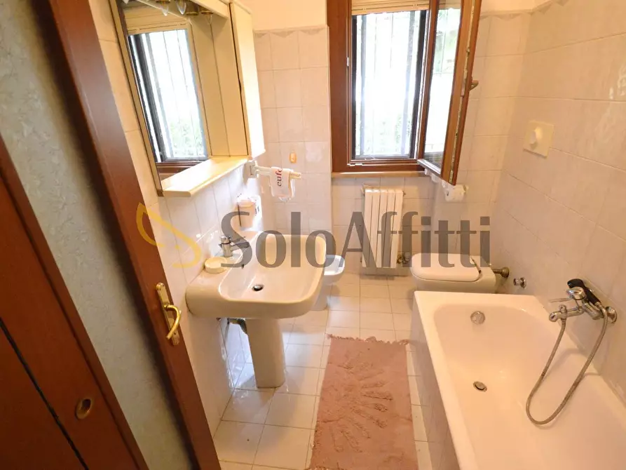 Immagine 21 di Trilocale in affitto  in Via Marche 53 a Pieve Emanuele