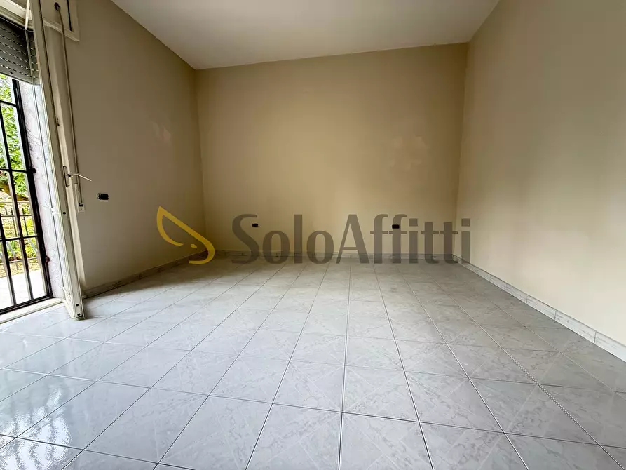 Immagine 30 di Pentalocale in affitto  in Via Assunta 46 a Caserta