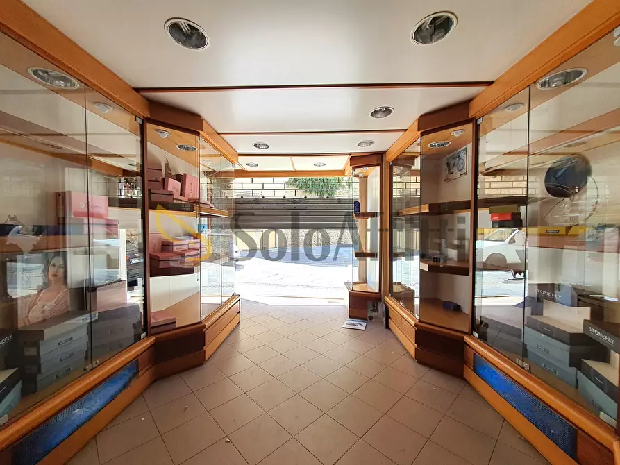 Immagine 1 di Locale commerciale in affitto  in Corso Giuseppe Mazzini 8 a Catanzaro