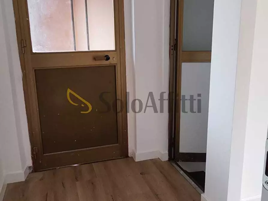 Immagine 4 di Locale commerciale in affitto  in Via Monte Santo 3 a Cinisello Balsamo