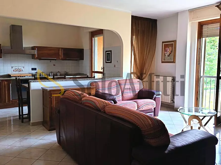 Immagine 1 di Quadrilocale in affitto  in Via Belvedere a Trofarello