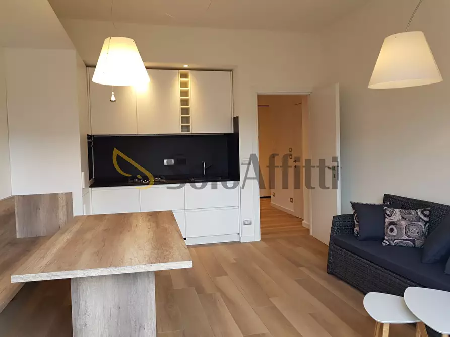 Immagine 2 di Trilocale in affitto  in Via Francesco Petrarca 28 a Torino