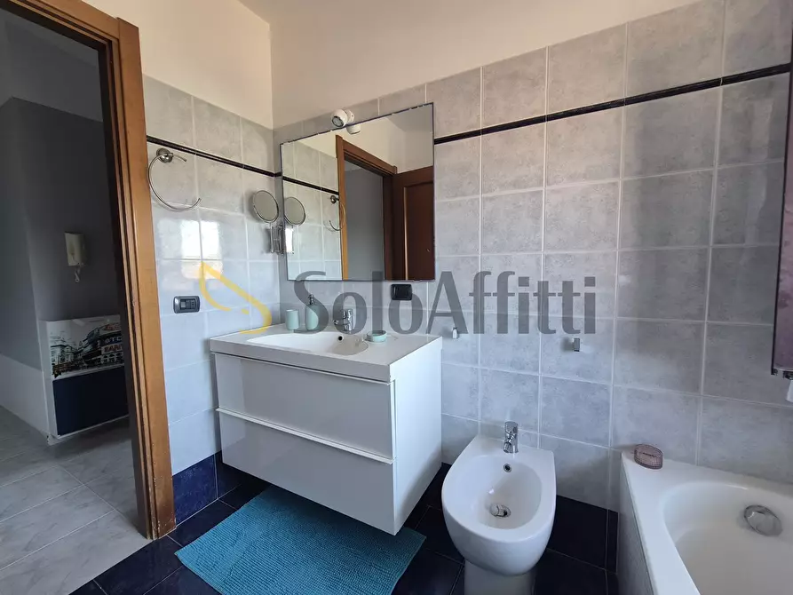 Immagine 10 di Trilocale in affitto  a Catanzaro