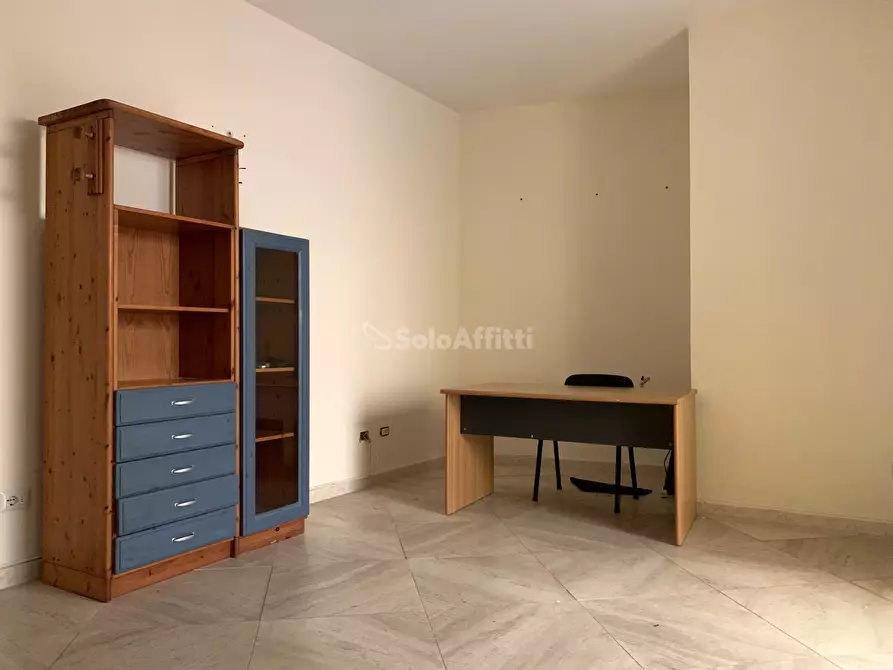 Immagine 5 di Ufficio in affitto  a Catanzaro