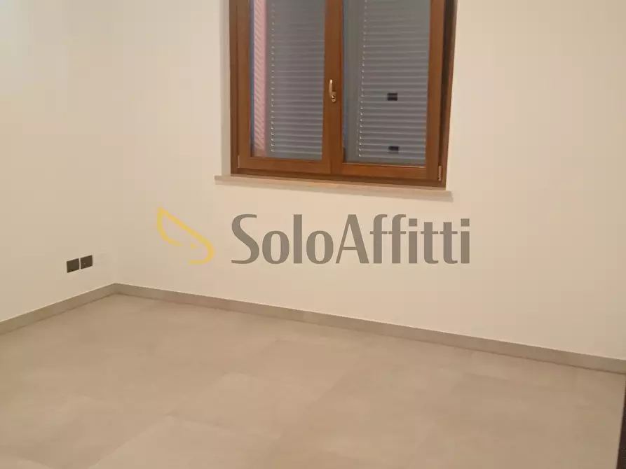 Immagine 16 di Trilocale in affitto  a Falconara Marittima