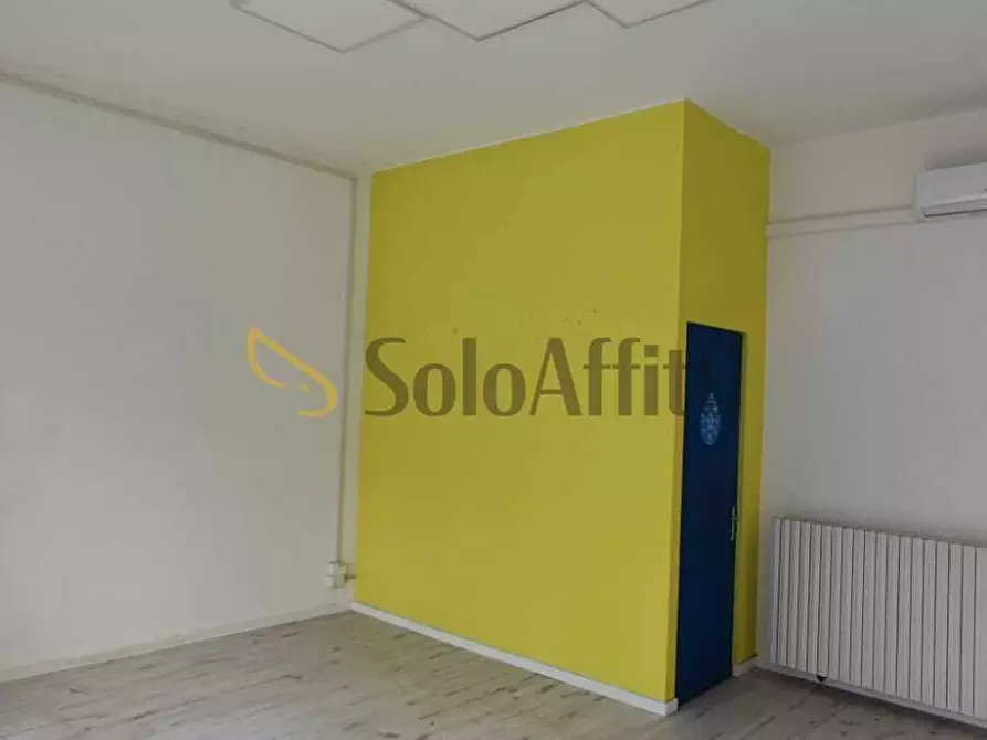 Immagine 18 di Locale commerciale in affitto  in Piazzale Caduti Saronnesi 8 a Saronno