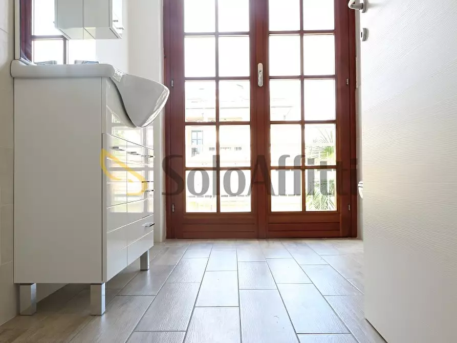 Immagine 11 di Bilocale in affitto  in via gradisca 6 a Limbiate