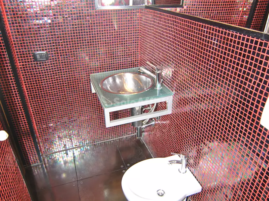 Immagine 6 di Loft/Open space in affitto  a Livorno