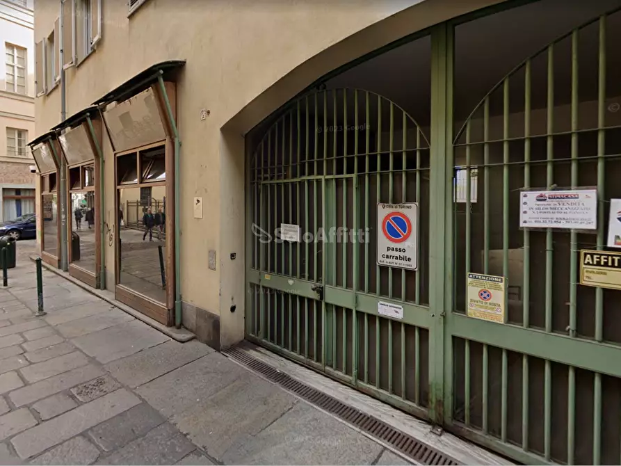 Immagine 1 di Garage in affitto  in Via Porta Palatina a Torino
