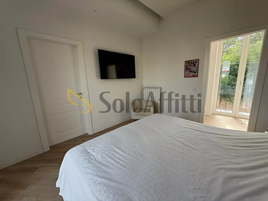 Immagine 42 di Villa in affitto  in Via Ten. Politano 4 a Caserta