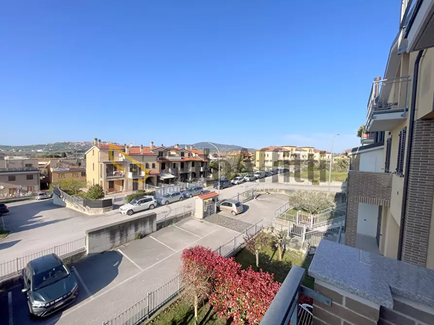 Immagine 4 di Trilocale in affitto  a Osimo